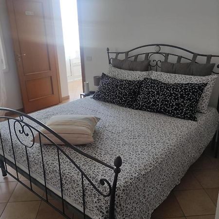 A Casa Justa Holiday House City Center Apartment เนเปิลส์ ภายนอก รูปภาพ