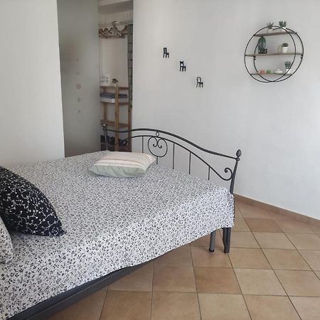 A Casa Justa Holiday House City Center Apartment เนเปิลส์ ภายนอก รูปภาพ