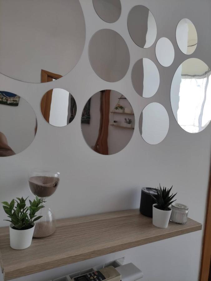A Casa Justa Holiday House City Center Apartment เนเปิลส์ ภายนอก รูปภาพ