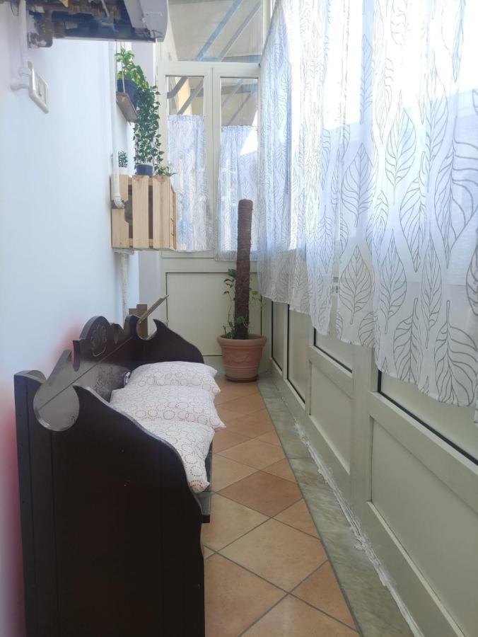A Casa Justa Holiday House City Center Apartment เนเปิลส์ ภายนอก รูปภาพ