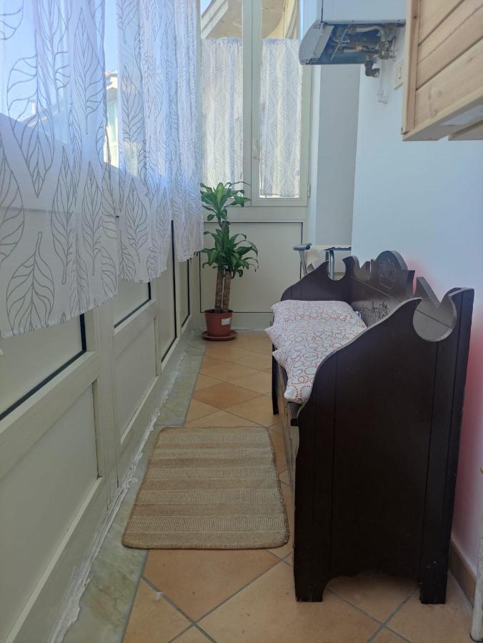 A Casa Justa Holiday House City Center Apartment เนเปิลส์ ภายนอก รูปภาพ