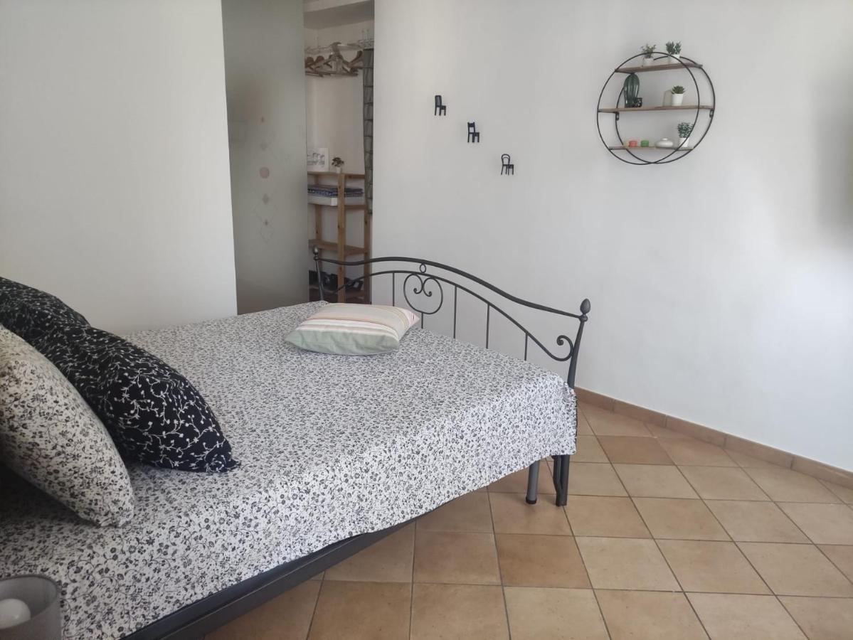 A Casa Justa Holiday House City Center Apartment เนเปิลส์ ภายนอก รูปภาพ
